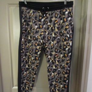 Skinny Sweatpants in Leopard Print